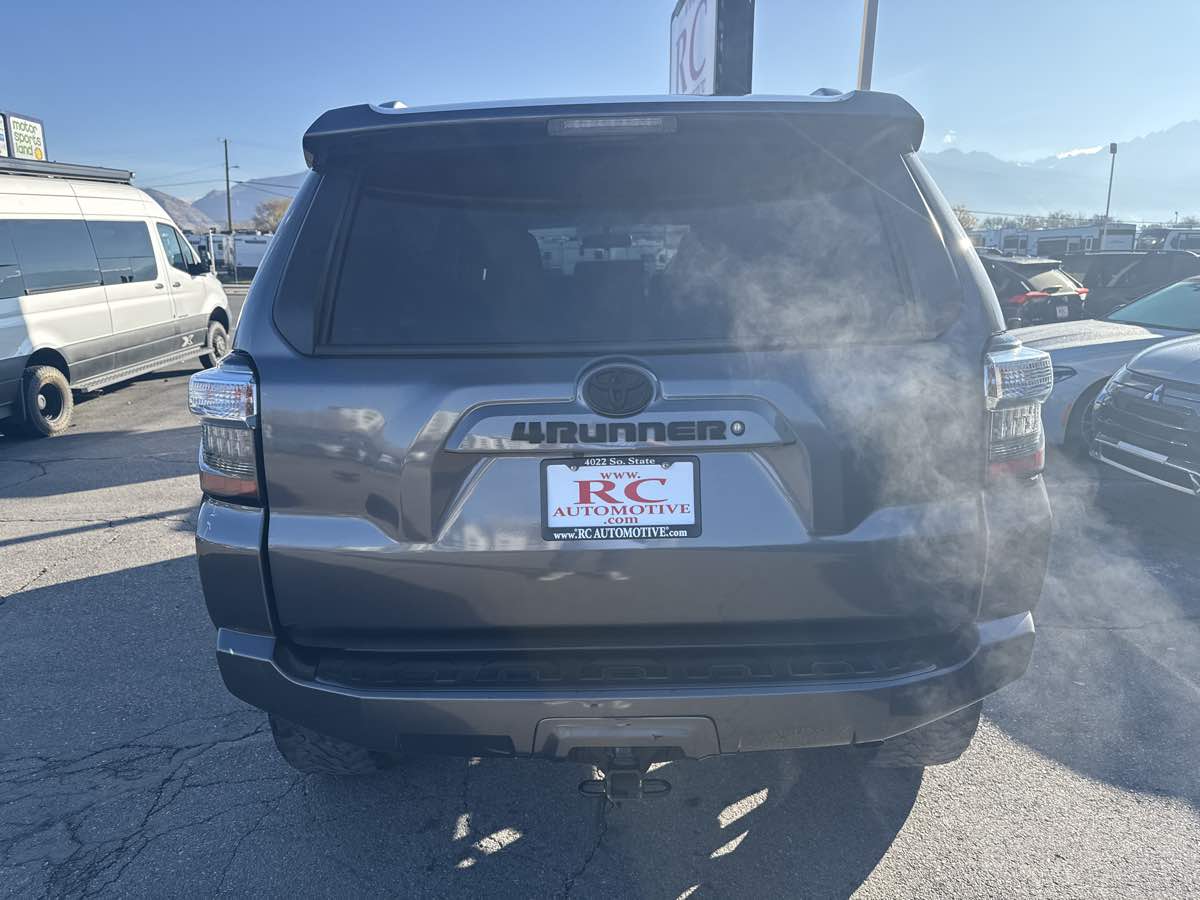 2018 Toyota 4Runner SR5 - Photo 11
