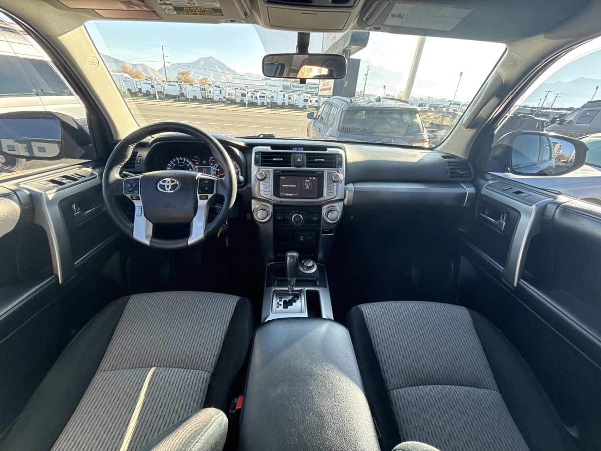 2018 Toyota 4Runner SR5 - Photo 17