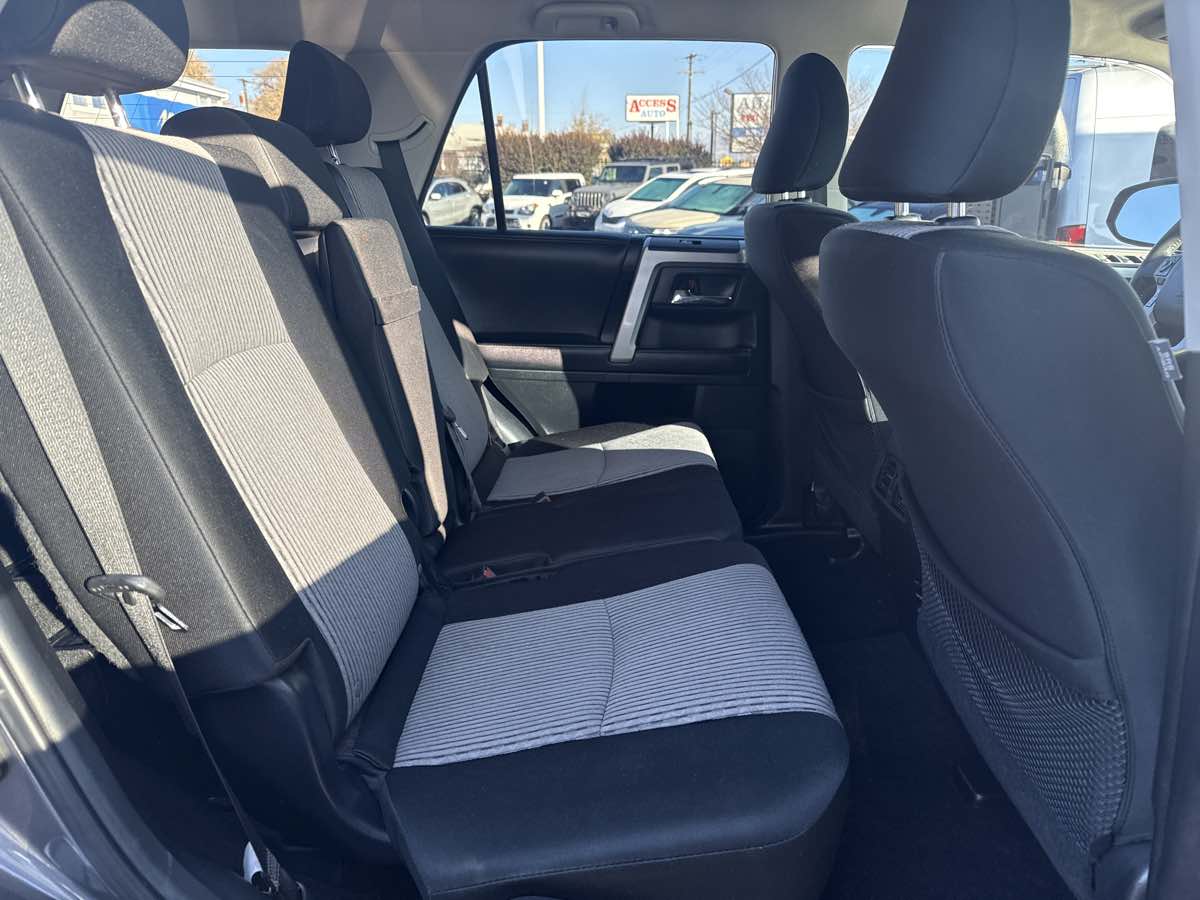 2018 Toyota 4Runner SR5 - Photo 19