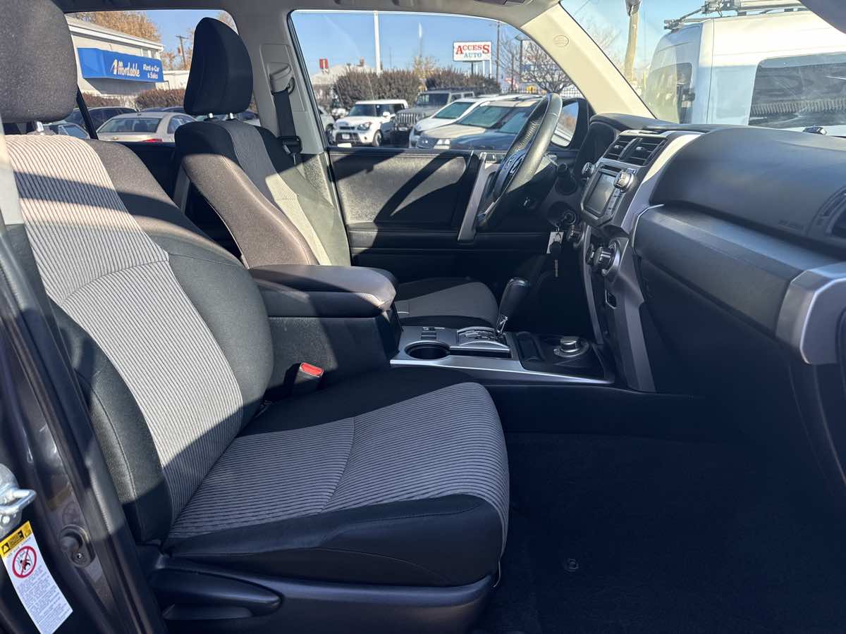 2018 Toyota 4Runner SR5 - Photo 21