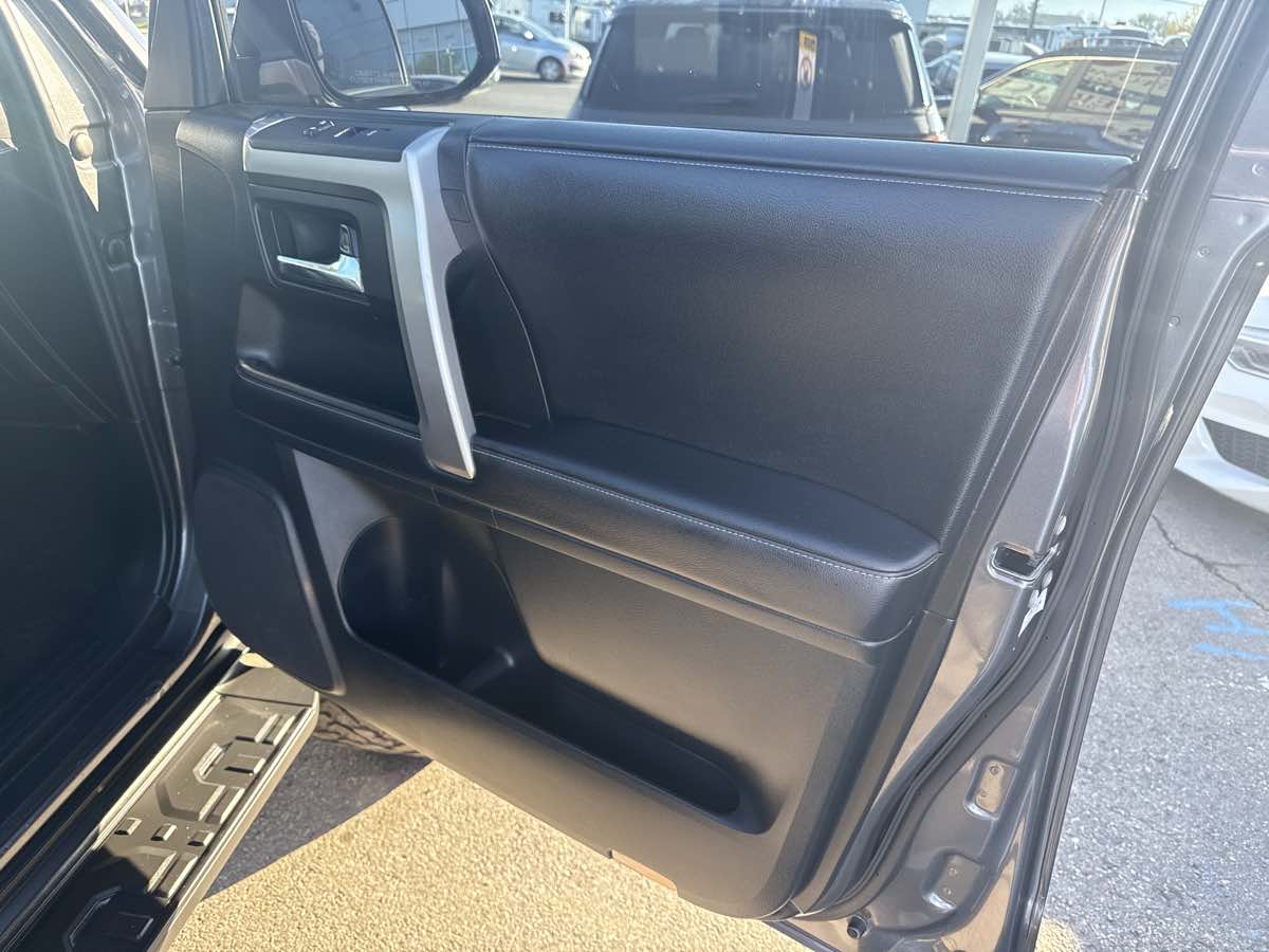 2018 Toyota 4Runner SR5 - Photo 22
