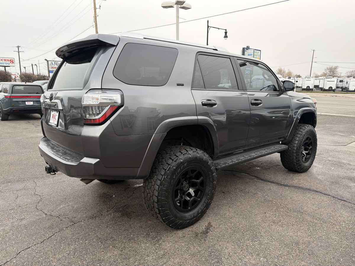 2018 Toyota 4Runner SR5 - Photo 6