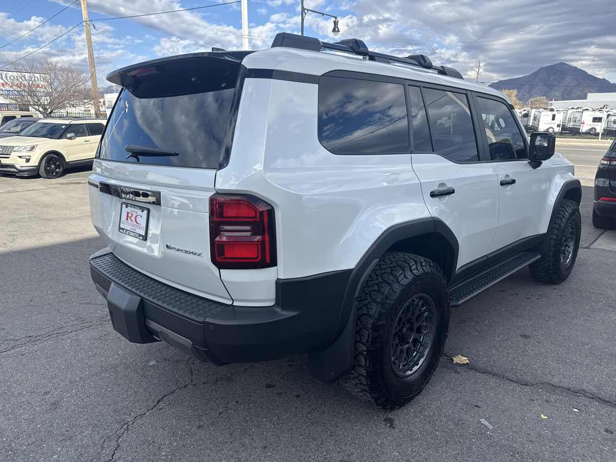 2025 Toyota Land Cruiser photo 3