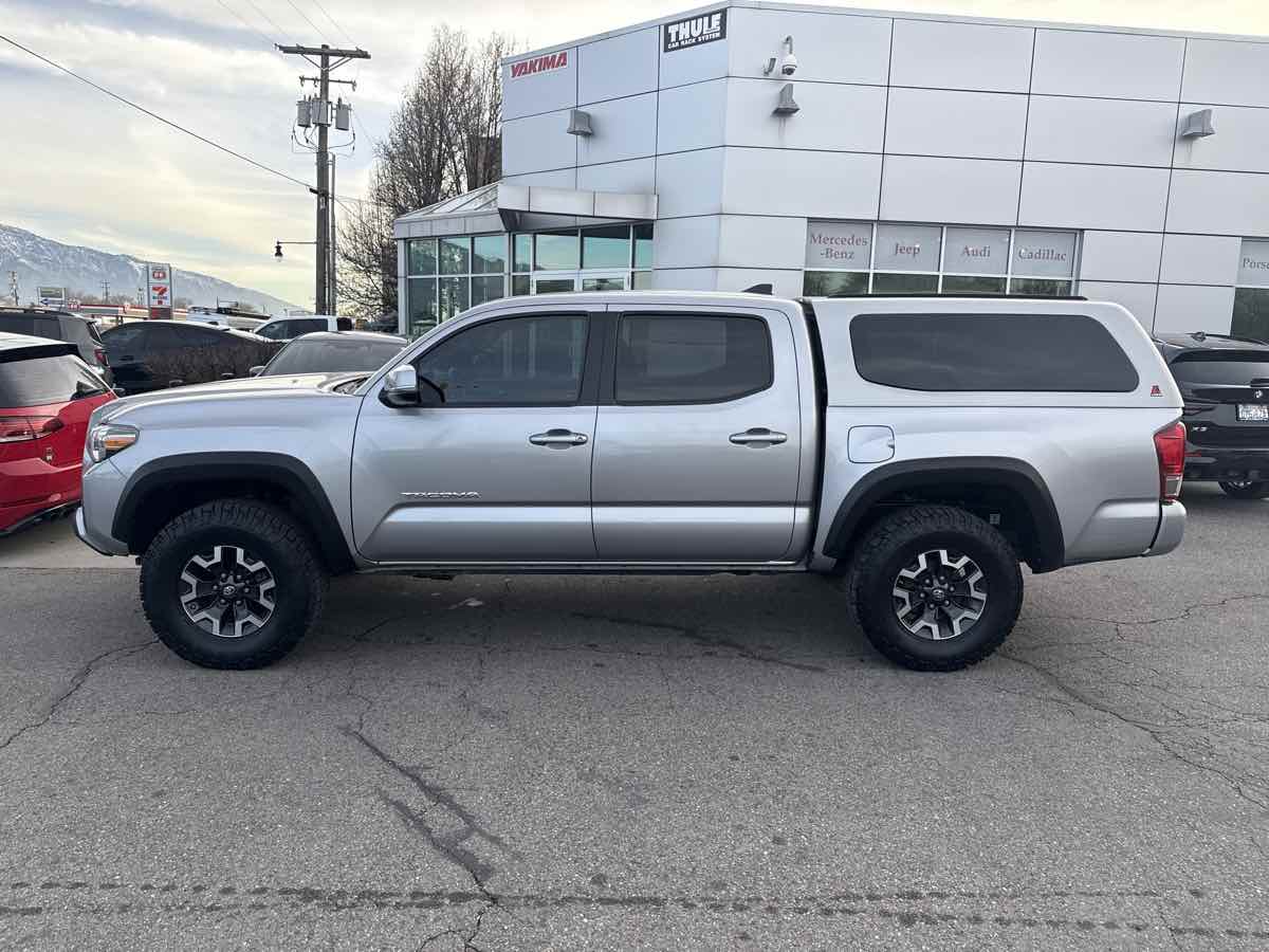 Image of 2017-Toyota-Tacoma-TRD-Off-Road