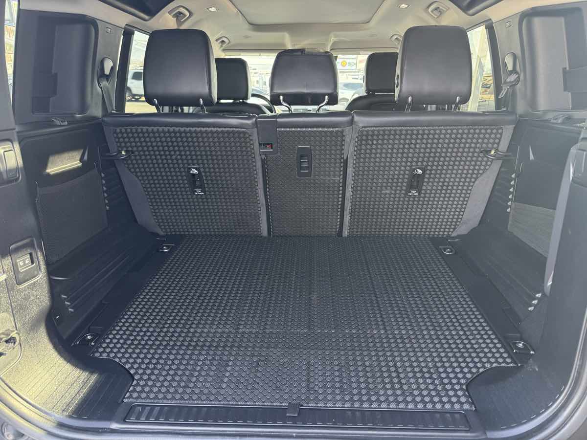 2021 Land Rover Defender SE - Photo 17