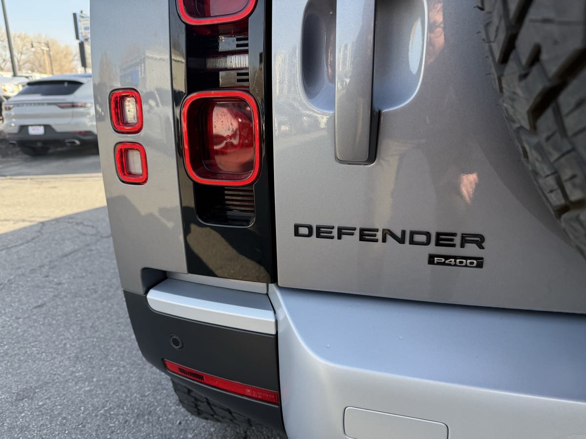 2021 Land Rover Defender SE - Photo 18