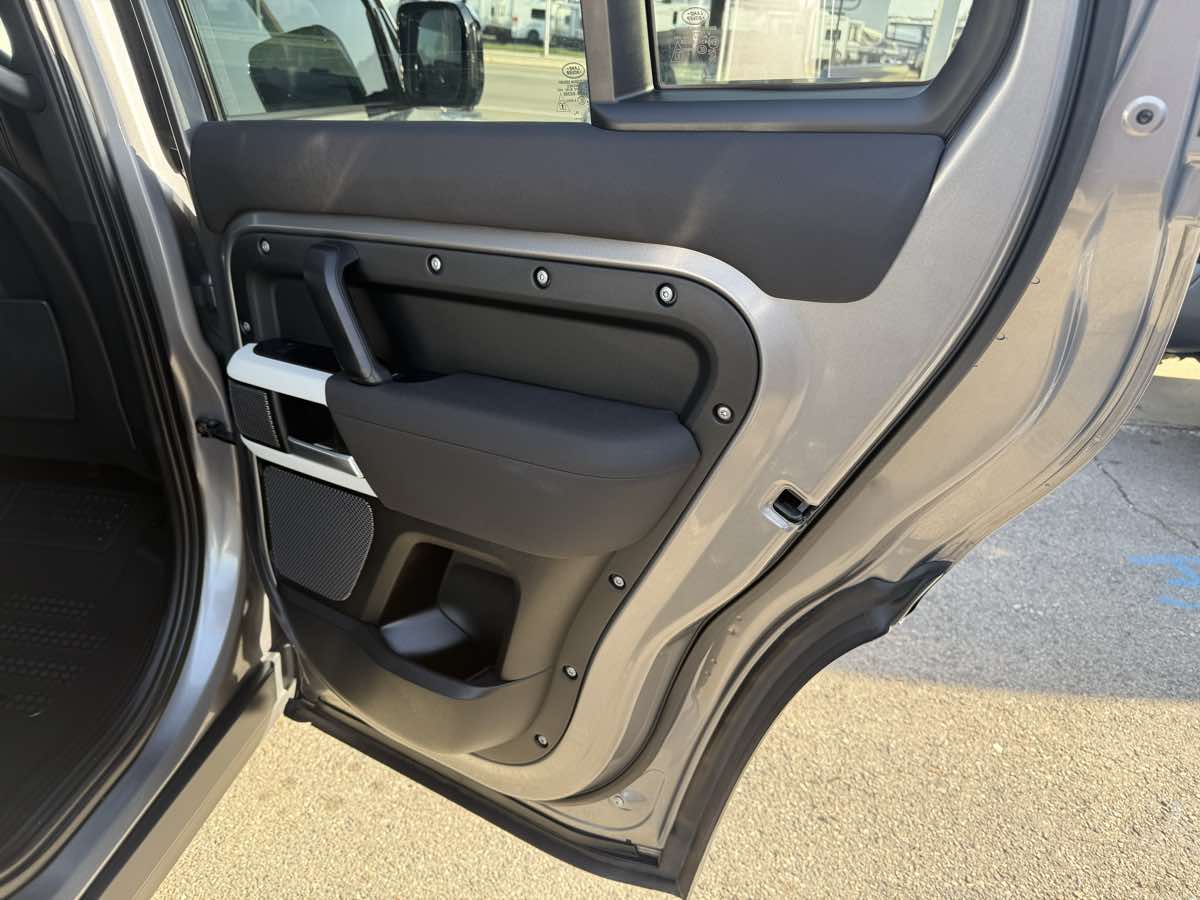 2021 Land Rover Defender SE - Photo 21