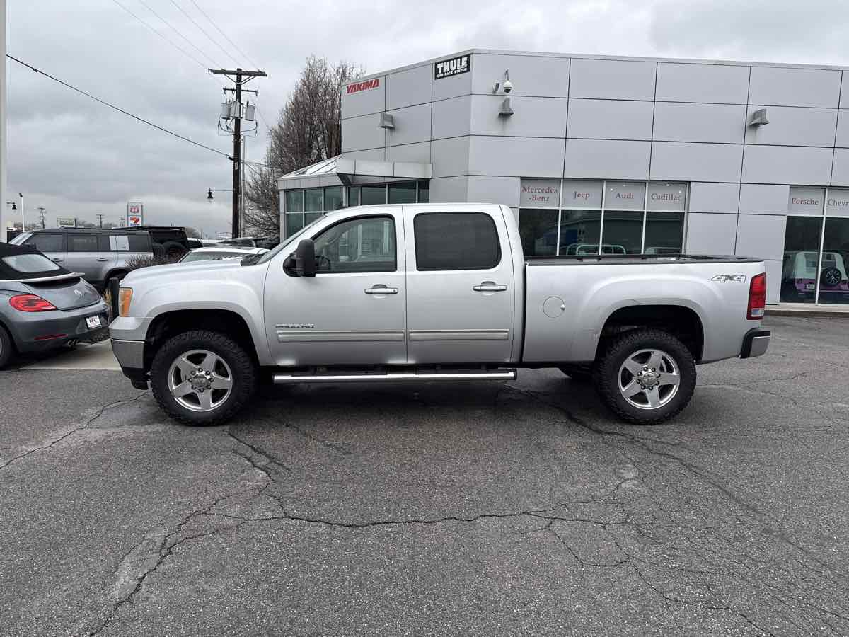 2011 GMC Sierra 2500HD SLT - Photo 8