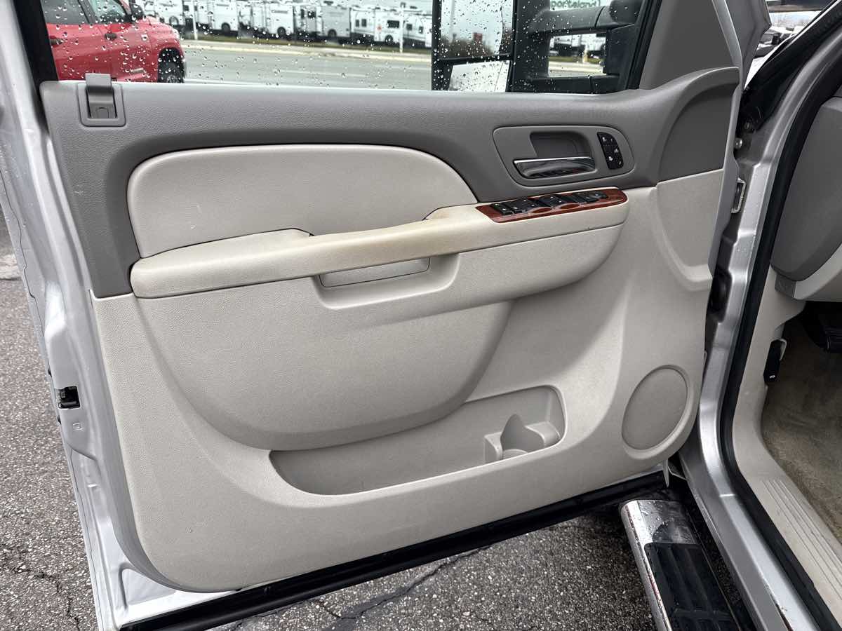 2011 GMC Sierra 2500HD SLT - Photo 10