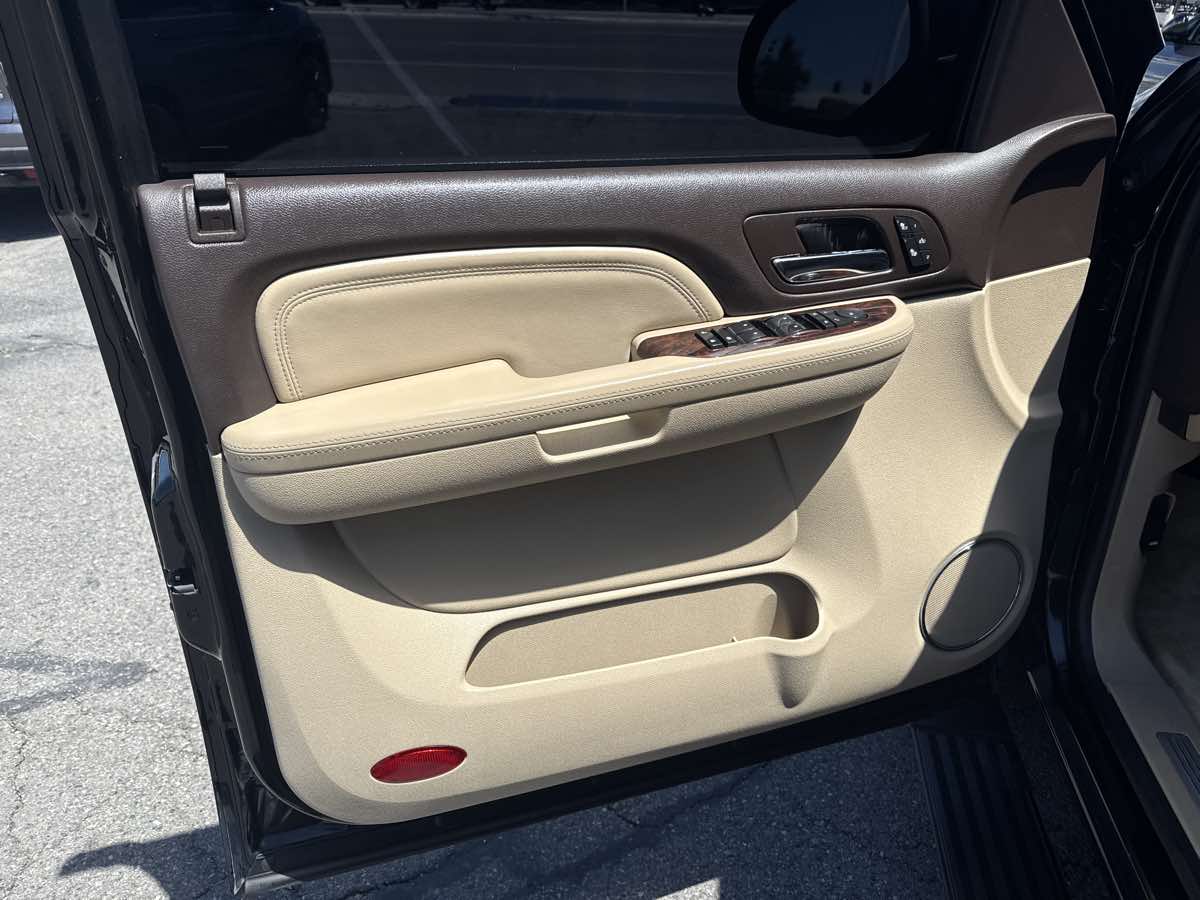 2007 GMC Yukon Denali - Photo 9