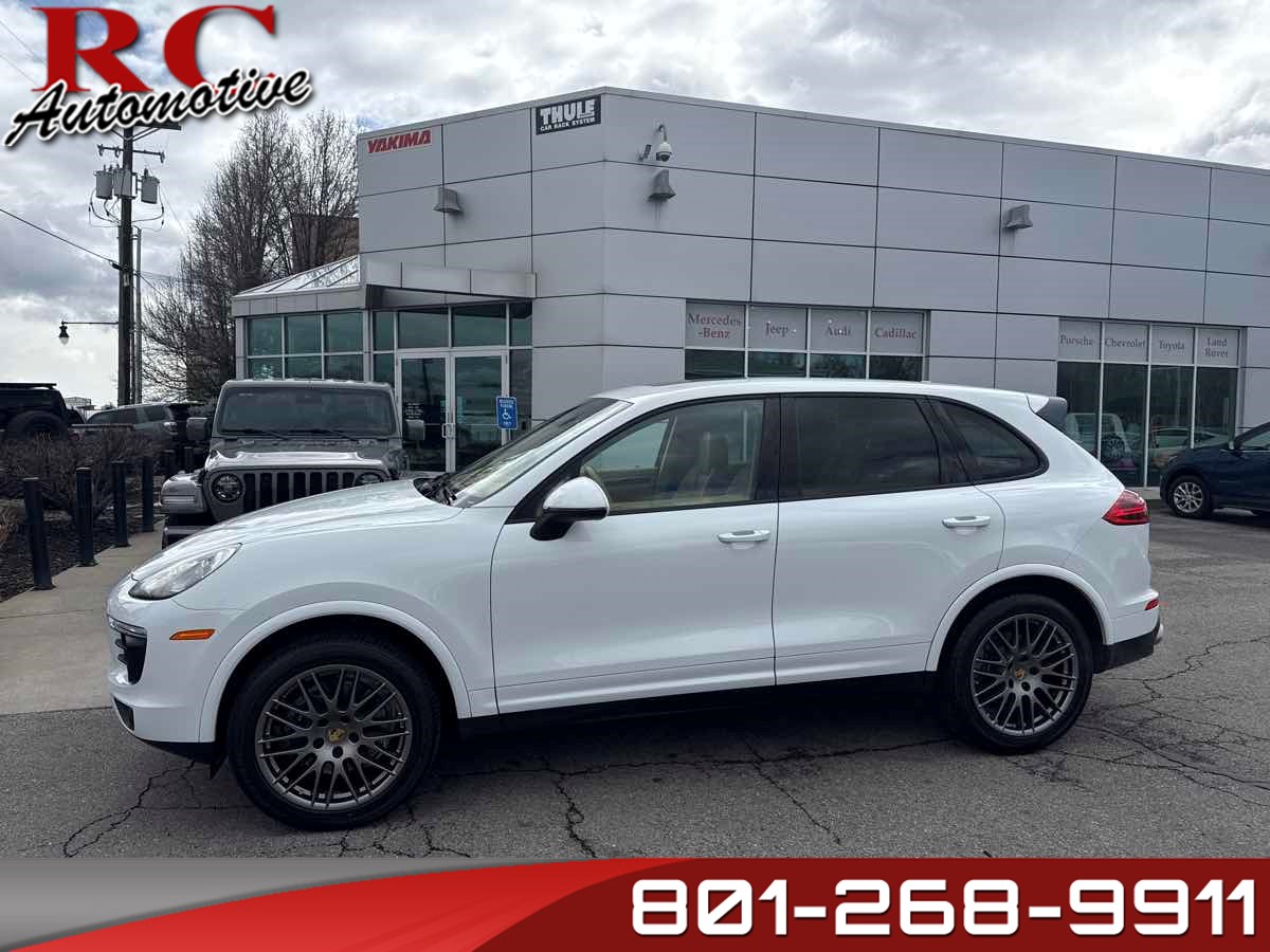 2017 Porsche Cayenne Platinum Edition's photo