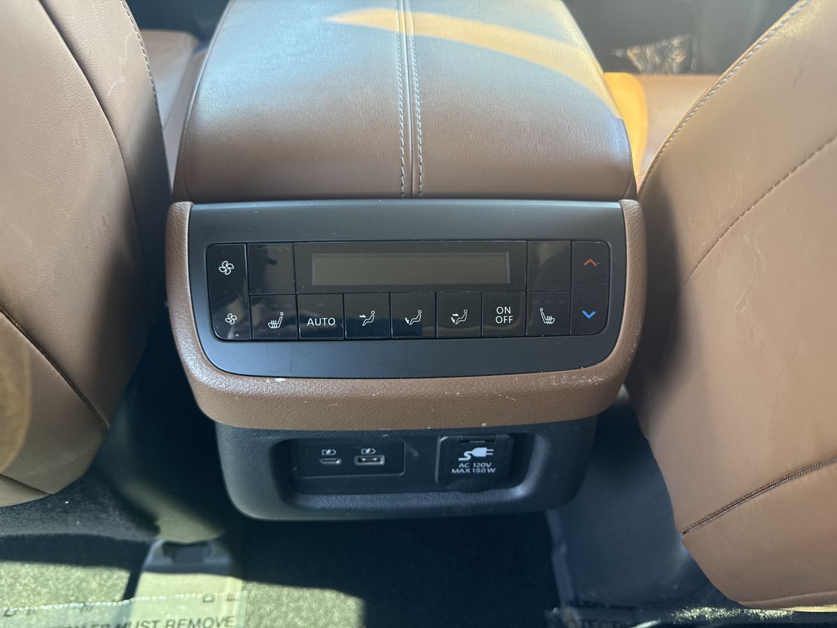 2022 Nissan Pathfinder Platinum - Photo 17