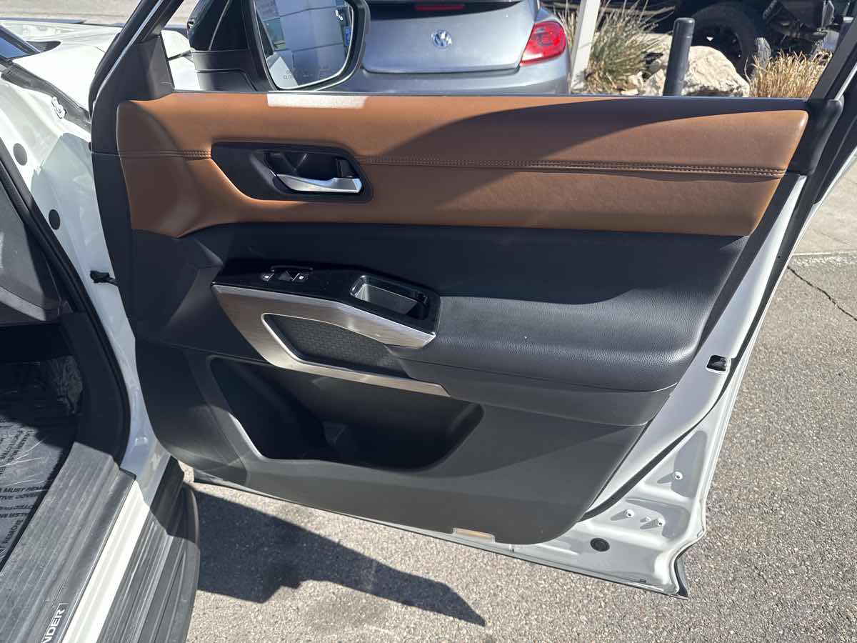 2022 Nissan Pathfinder Platinum - Photo 25