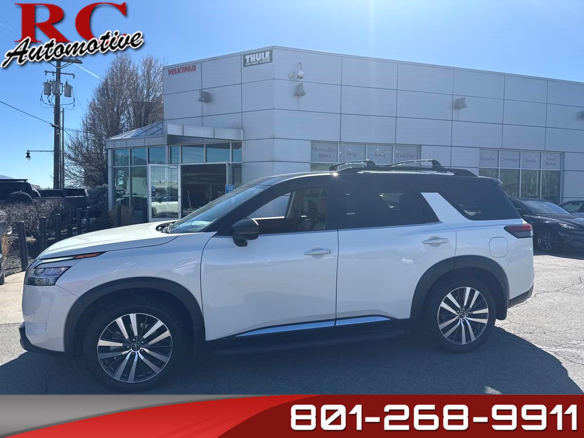 2022 Nissan Pathfinder Platinum 4WD's photo