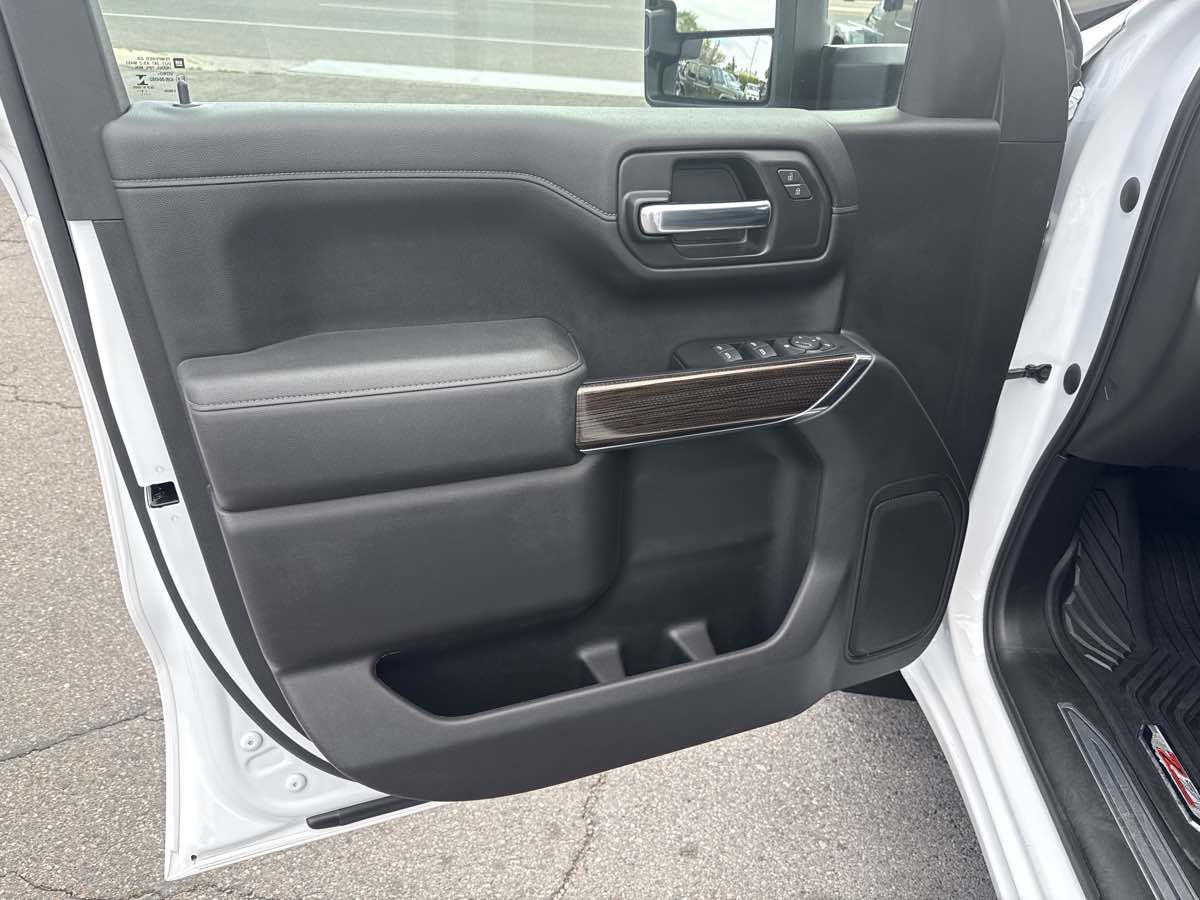 2020 Chevrolet Silverado 1500 LT - Photo 13
