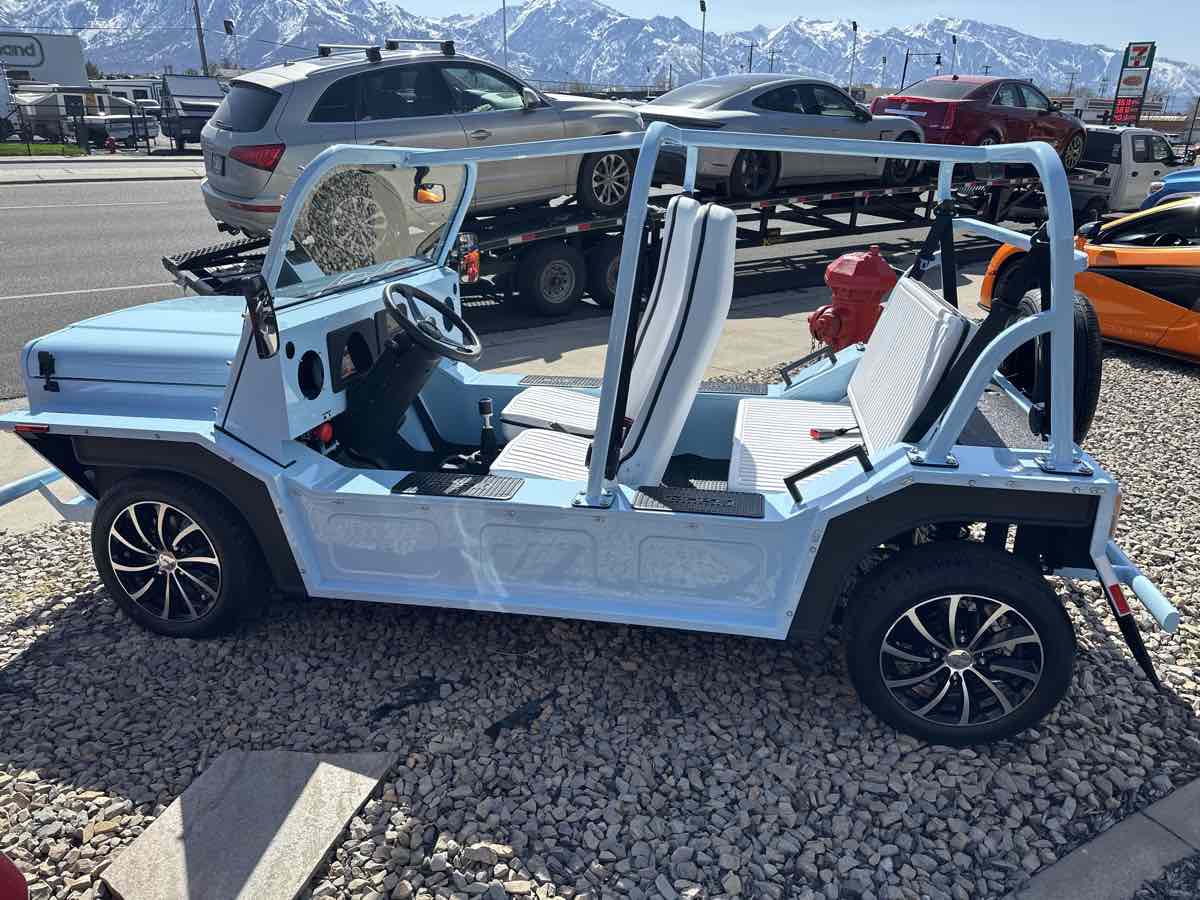 2023 Cruise Car MOKE photo 2