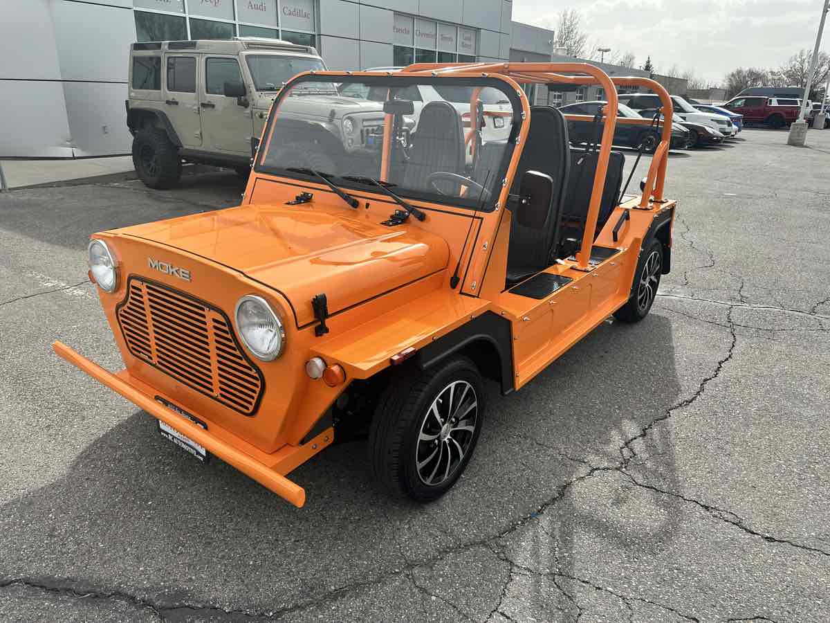 2023 Cruise Car MOKE photo 2