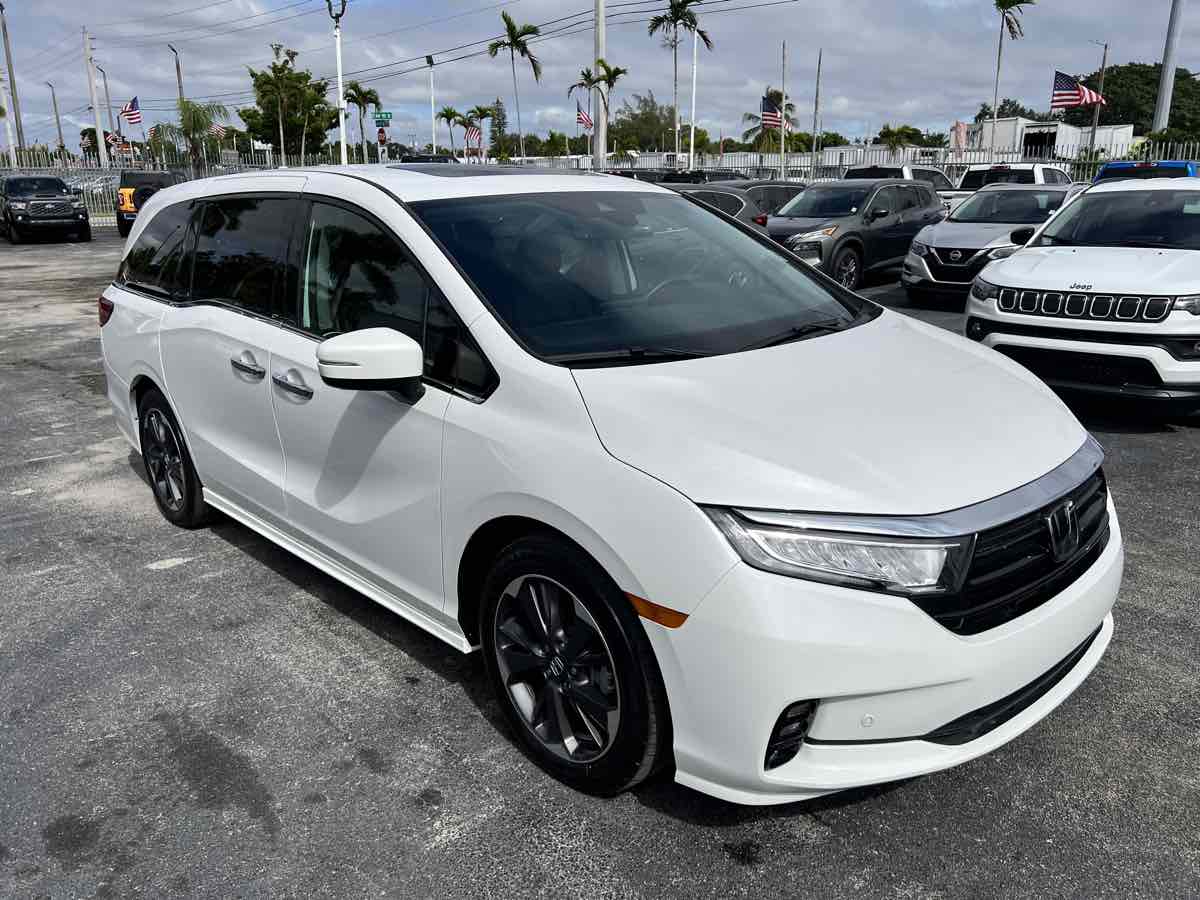 2023 Honda Odyssey Elite photo 2
