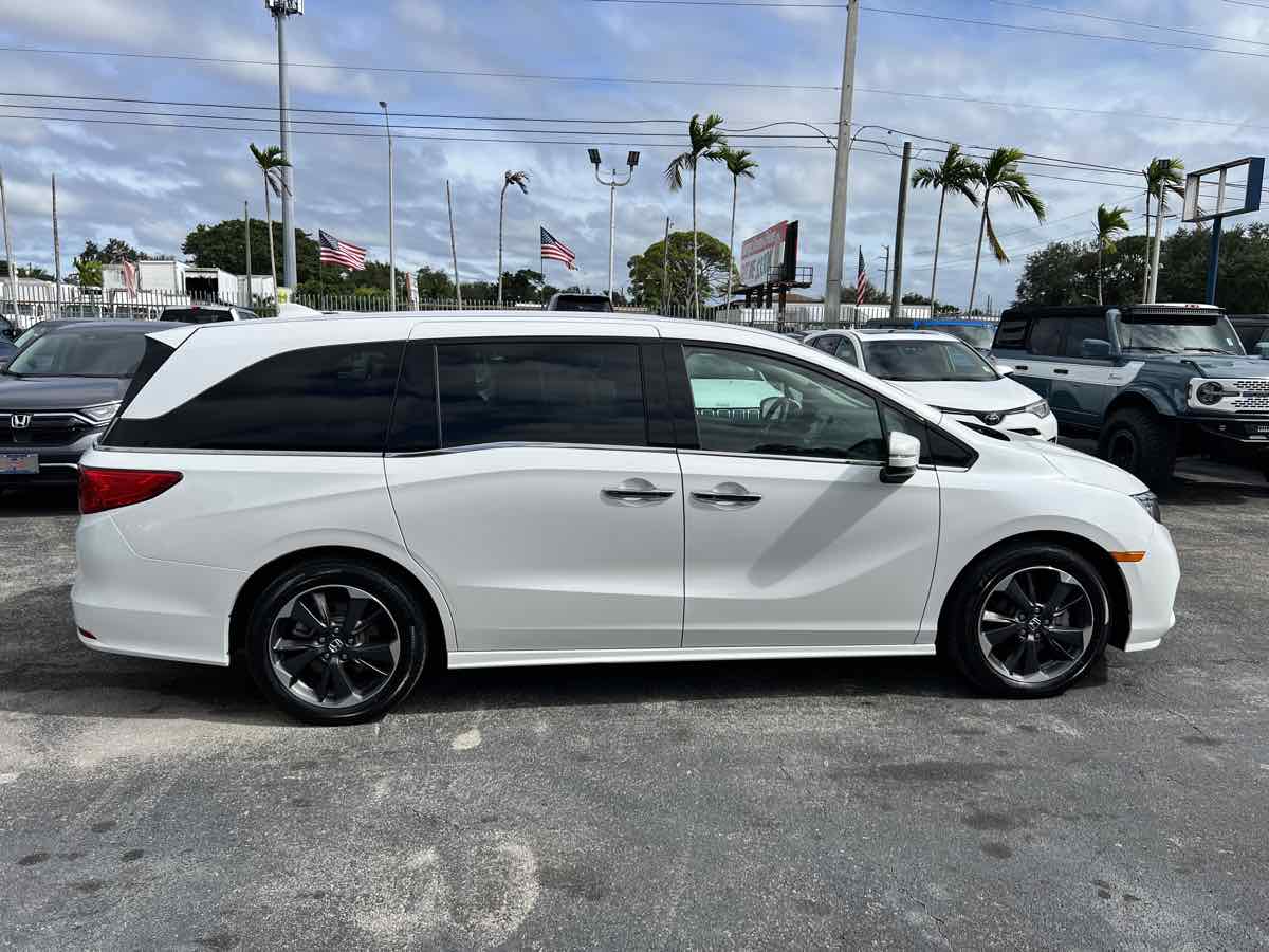 2023 Honda Odyssey Elite photo 9