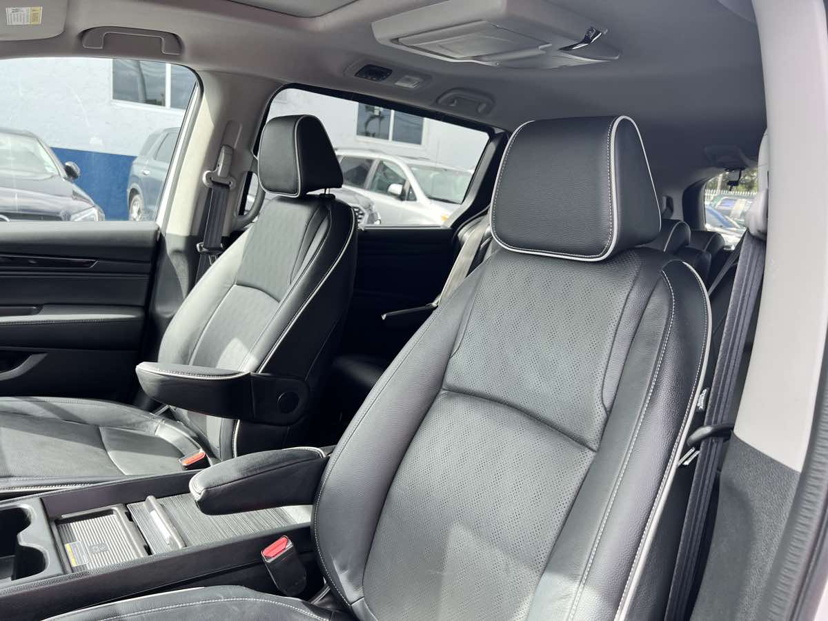 2023 Honda Odyssey Elite photo 11