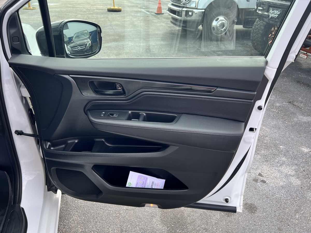 2023 Honda Odyssey Elite photo 17