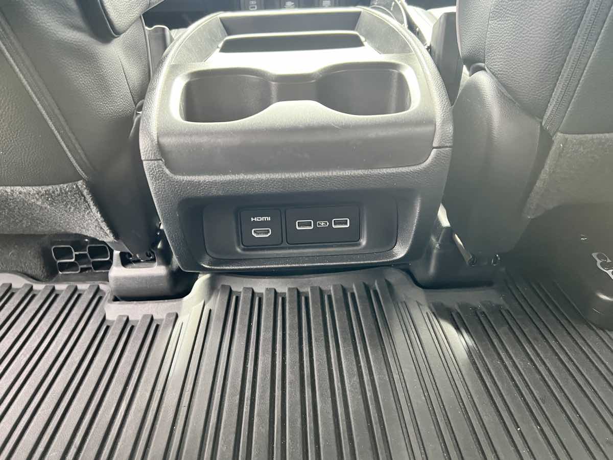 2023 Honda Odyssey Elite photo 38