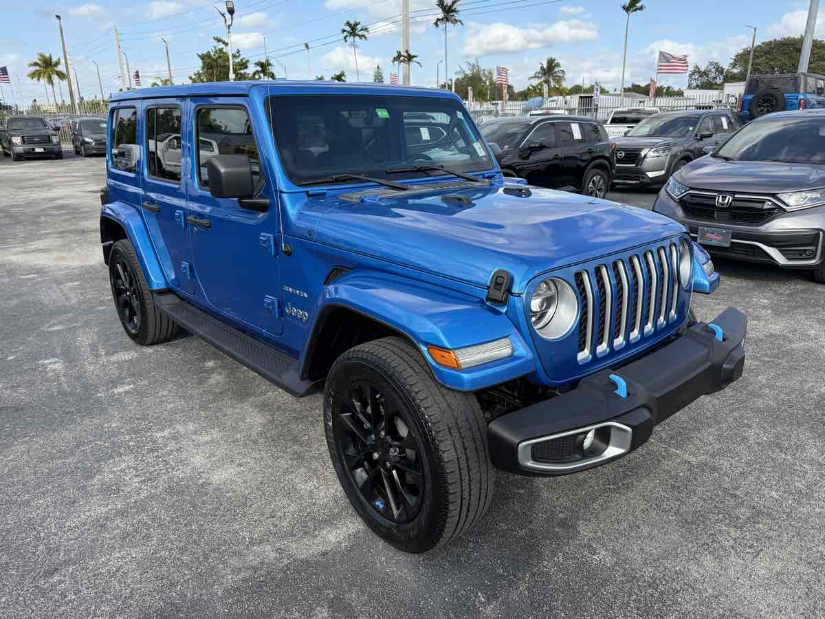 2022 Jeep Wrangler Unlimited Sahara 4xe photo 2