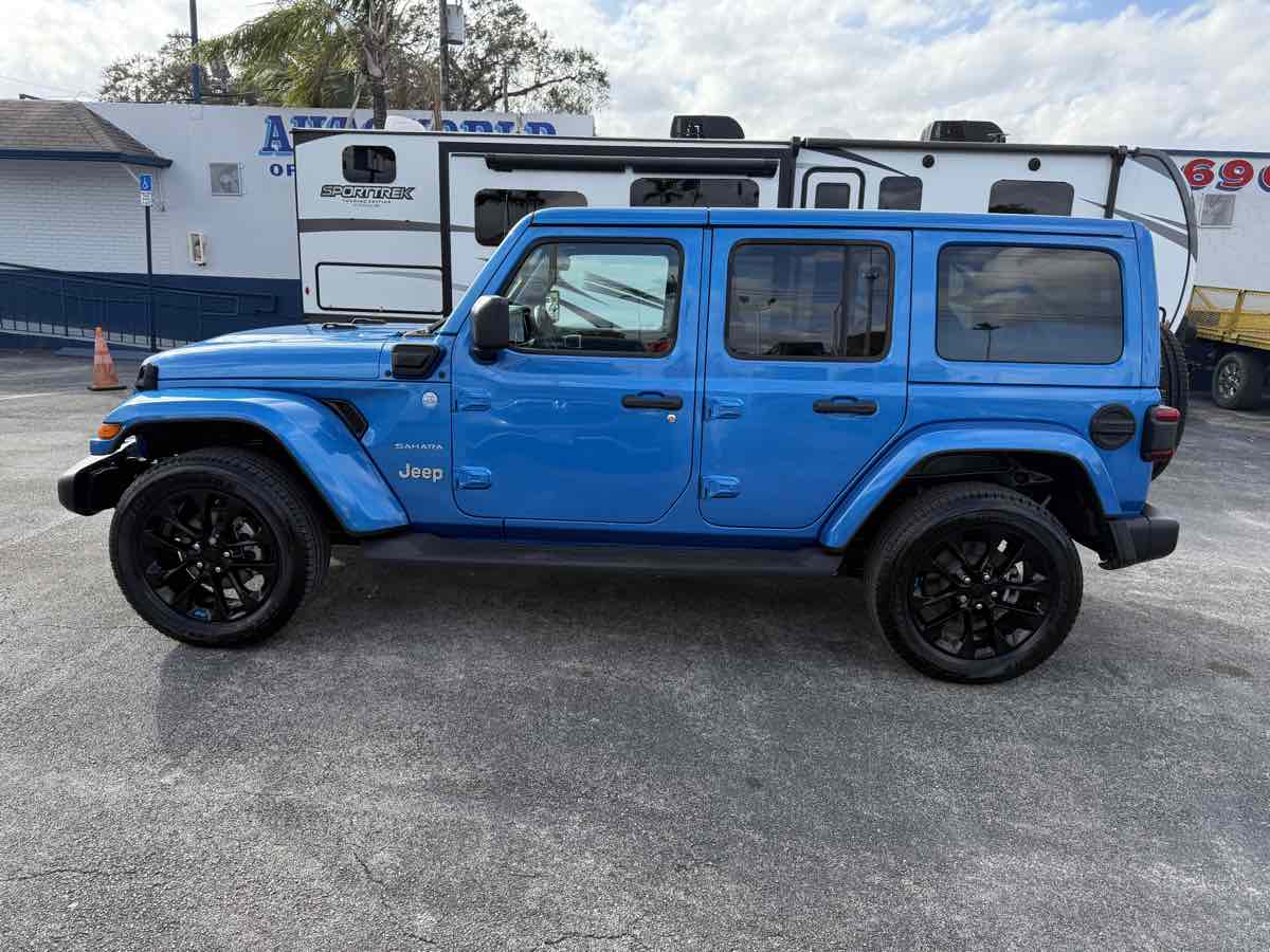 2022 Jeep Wrangler Unlimited Sahara 4xe photo 5