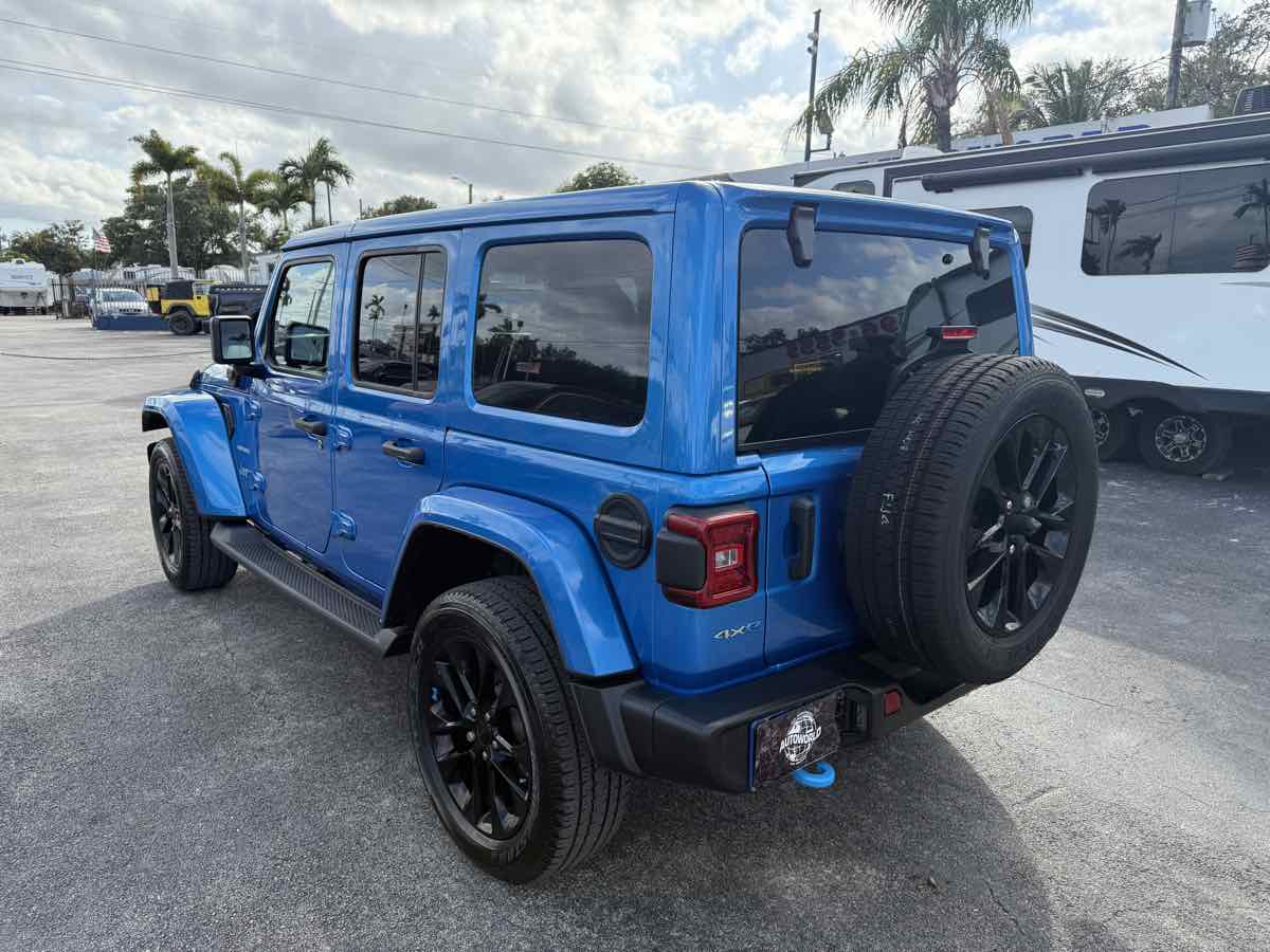 2022 Jeep Wrangler Unlimited Sahara 4xe photo 6