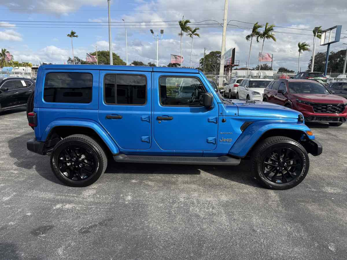 2022 Jeep Wrangler Unlimited Sahara 4xe photo 9