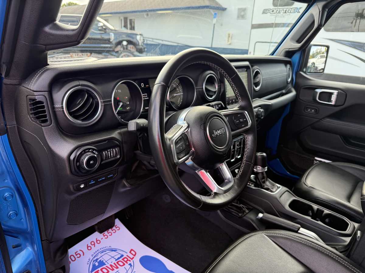 2022 Jeep Wrangler Unlimited Sahara 4xe photo 12