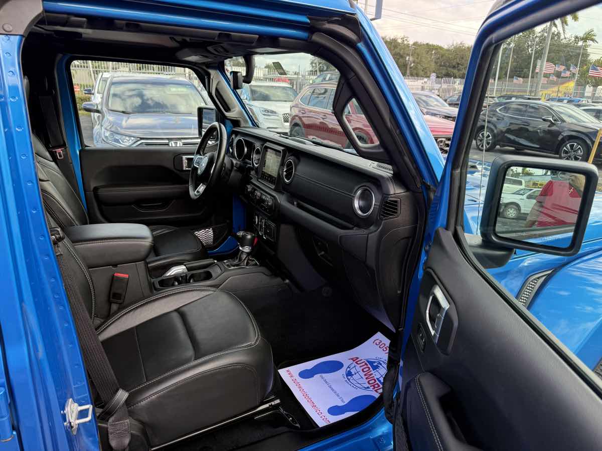 2022 Jeep Wrangler Unlimited Sahara 4xe photo 14