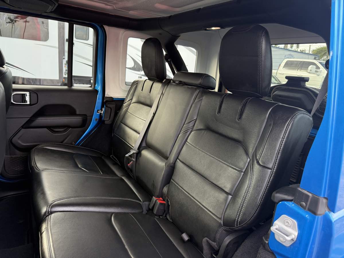 2022 Jeep Wrangler Unlimited Sahara 4xe photo 18