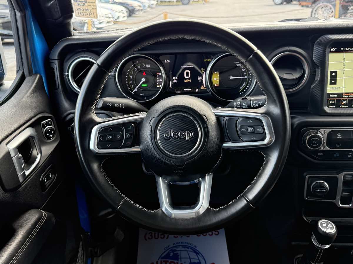 2022 Jeep Wrangler Unlimited Sahara 4xe photo 23