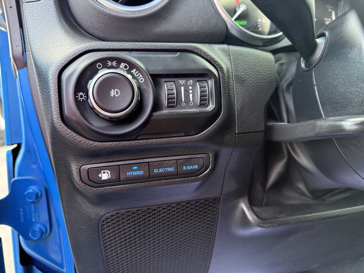 2022 Jeep Wrangler Unlimited Sahara 4xe photo 24