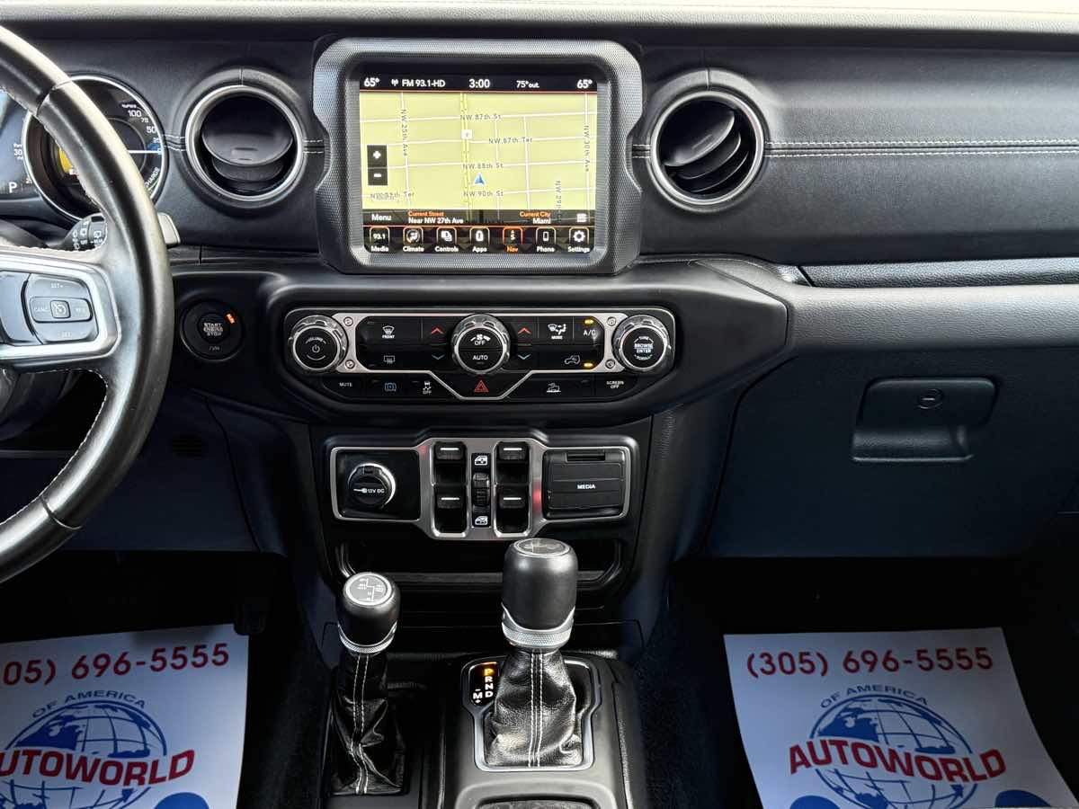 2022 Jeep Wrangler Unlimited Sahara 4xe photo 27