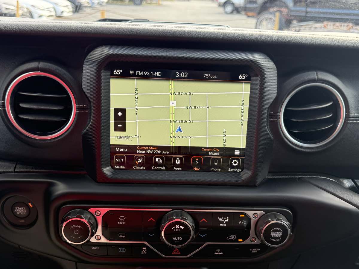 2022 Jeep Wrangler Unlimited Sahara 4xe photo 28