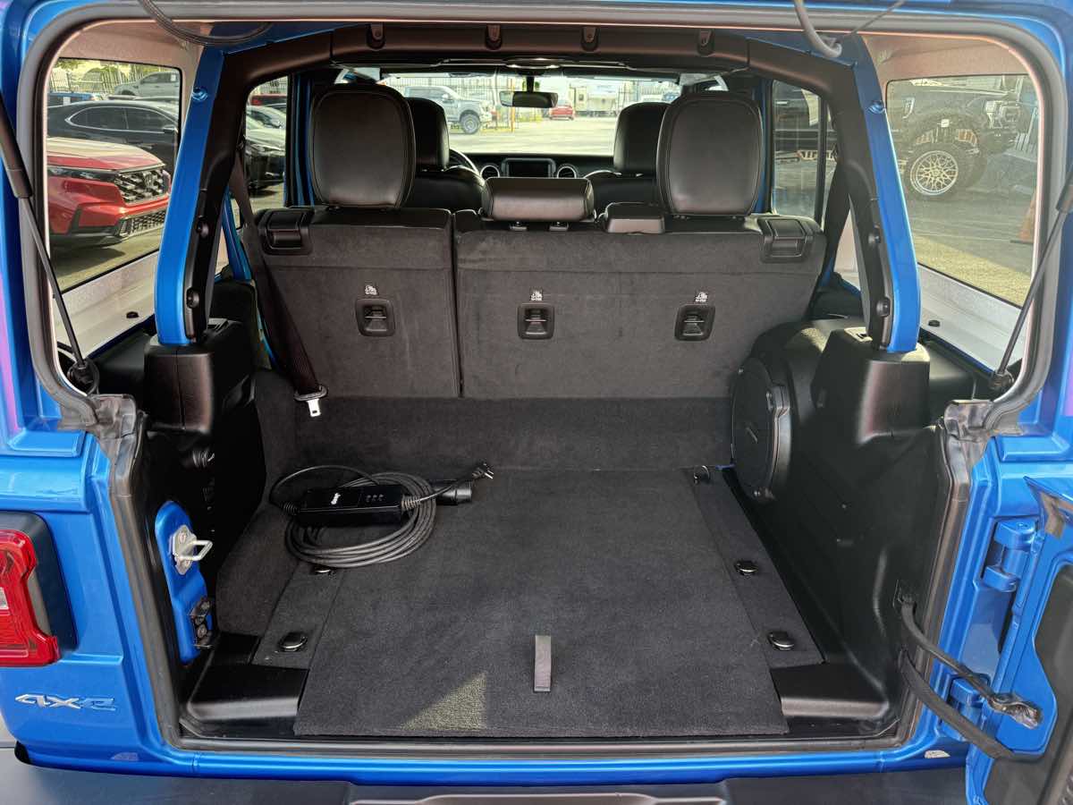 2022 Jeep Wrangler Unlimited Sahara 4xe photo 45
