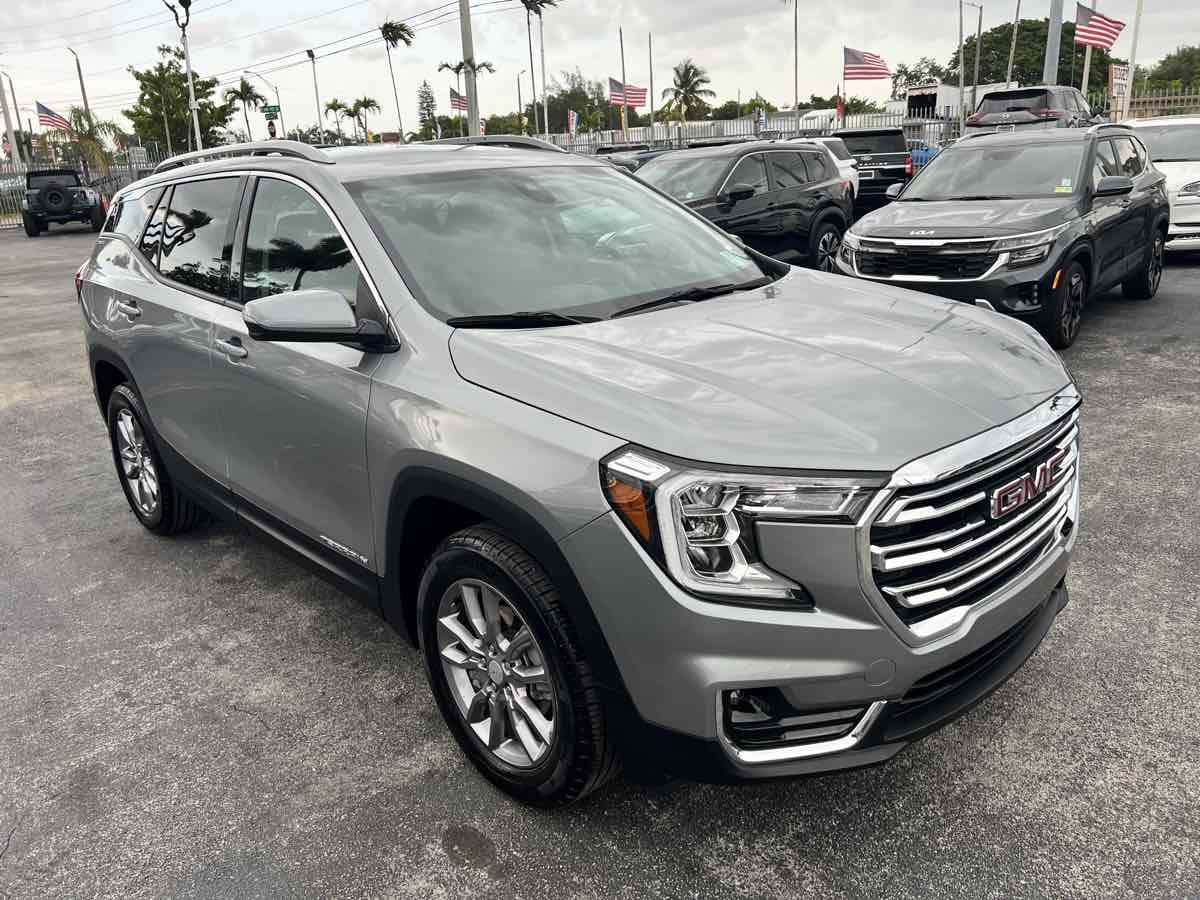 2023 Gmc Terrain SLT photo 2