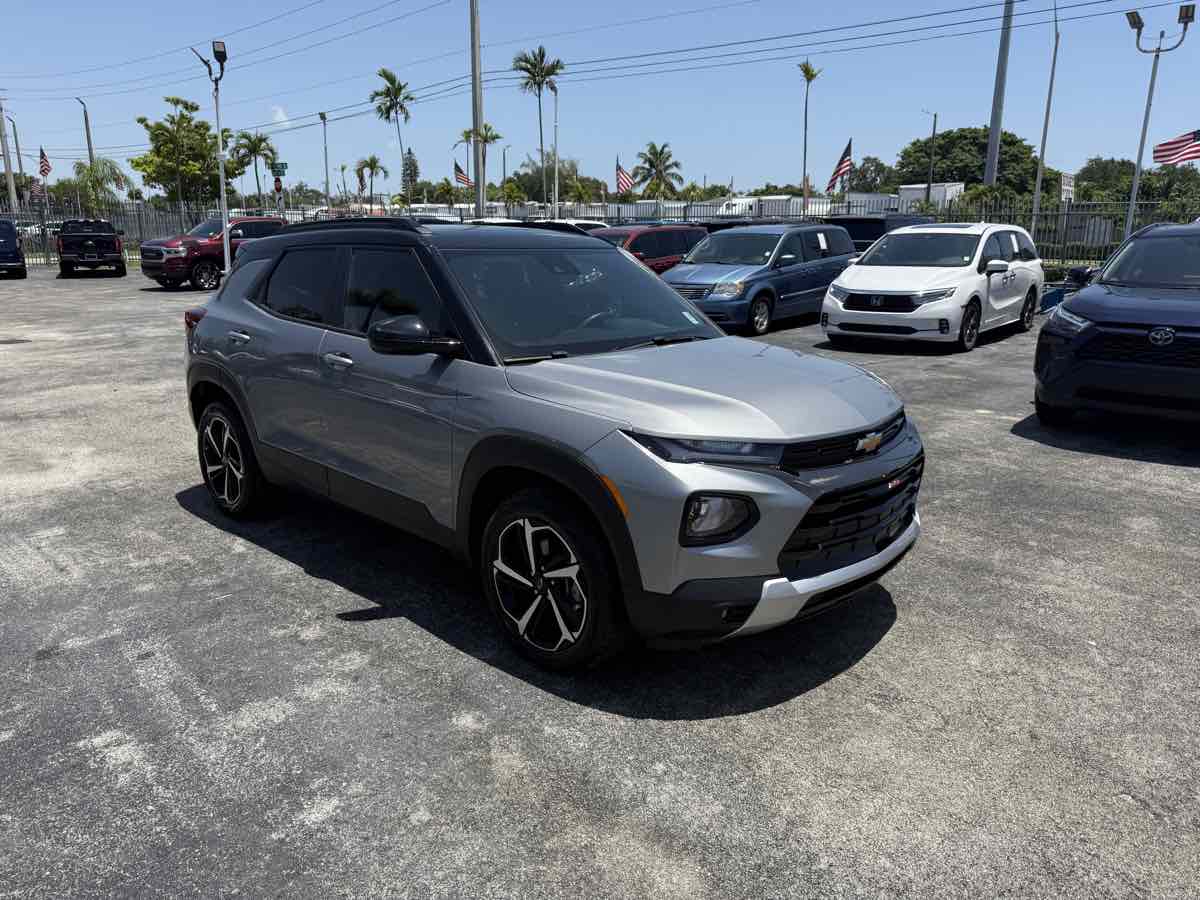 2023 Chevrolet Trailblazer RS photo 2
