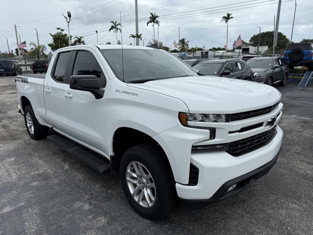 2020 Chevrolet Silverado 1500 RST photo 3