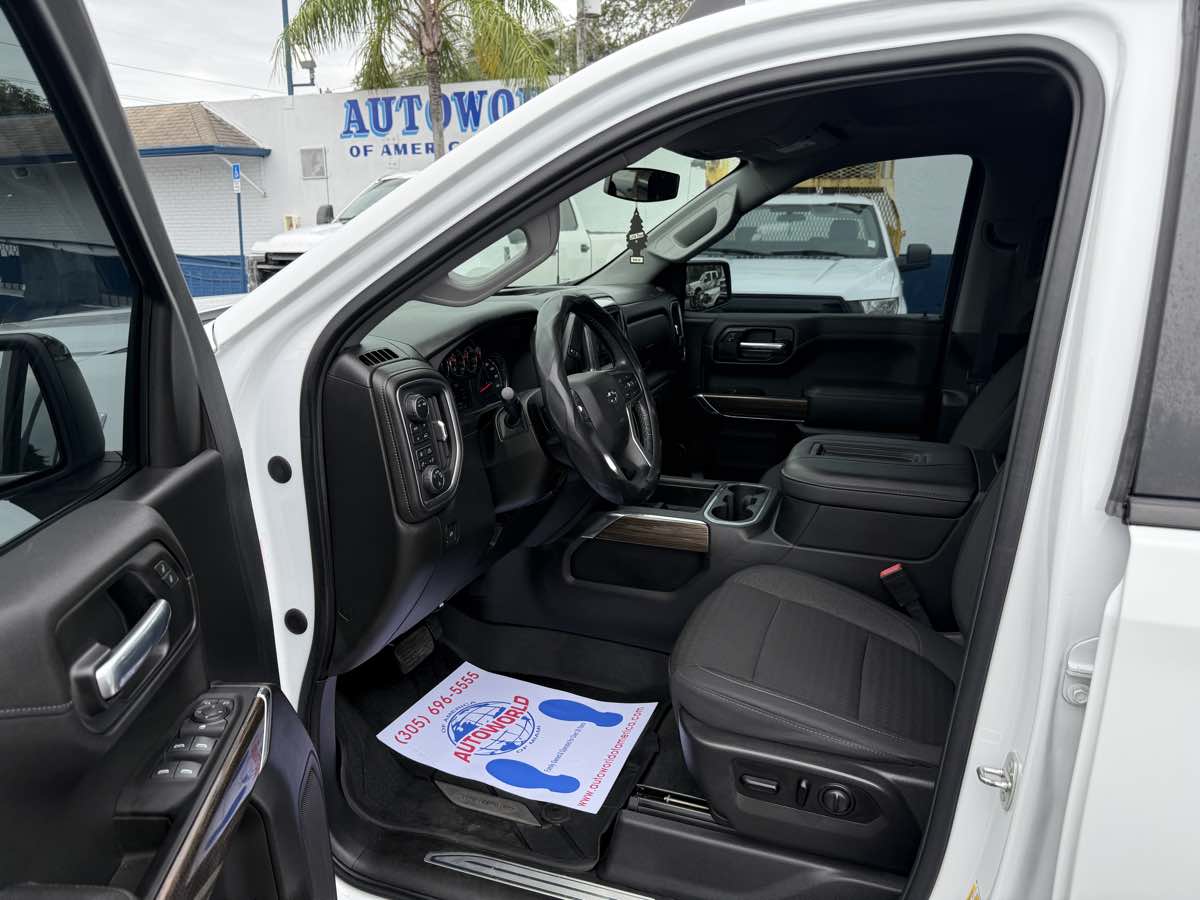 2020 Chevrolet Silverado 1500 RST photo 11