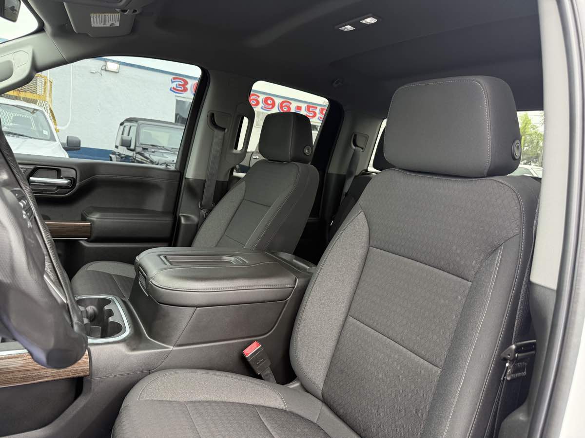 2020 Chevrolet Silverado 1500 RST photo 13