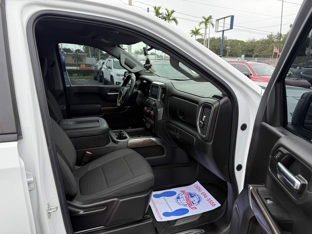 2020 Chevrolet Silverado 1500 RST photo 15