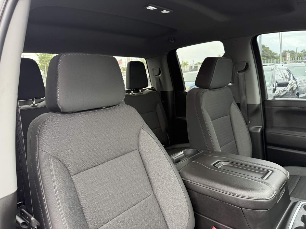 2020 Chevrolet Silverado 1500 RST photo 16