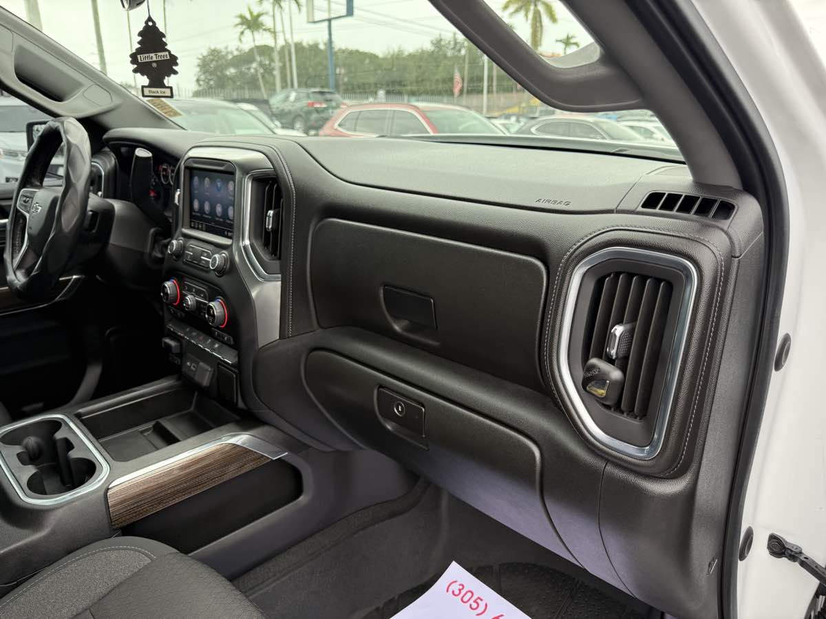 2020 Chevrolet Silverado 1500 RST photo 17