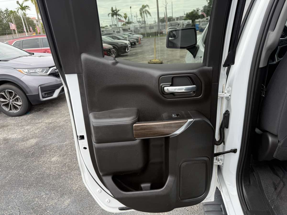 2020 Chevrolet Silverado 1500 RST photo 22
