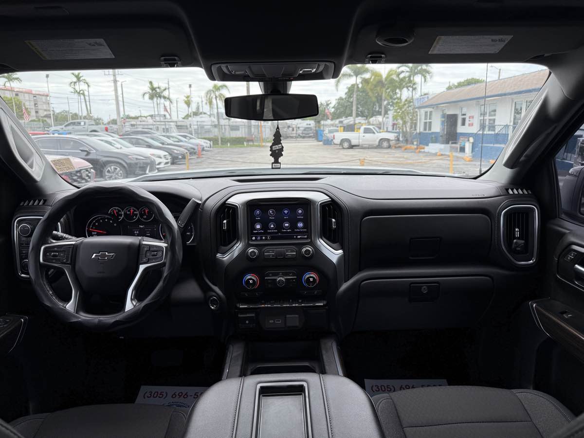 2020 Chevrolet Silverado 1500 RST photo 25