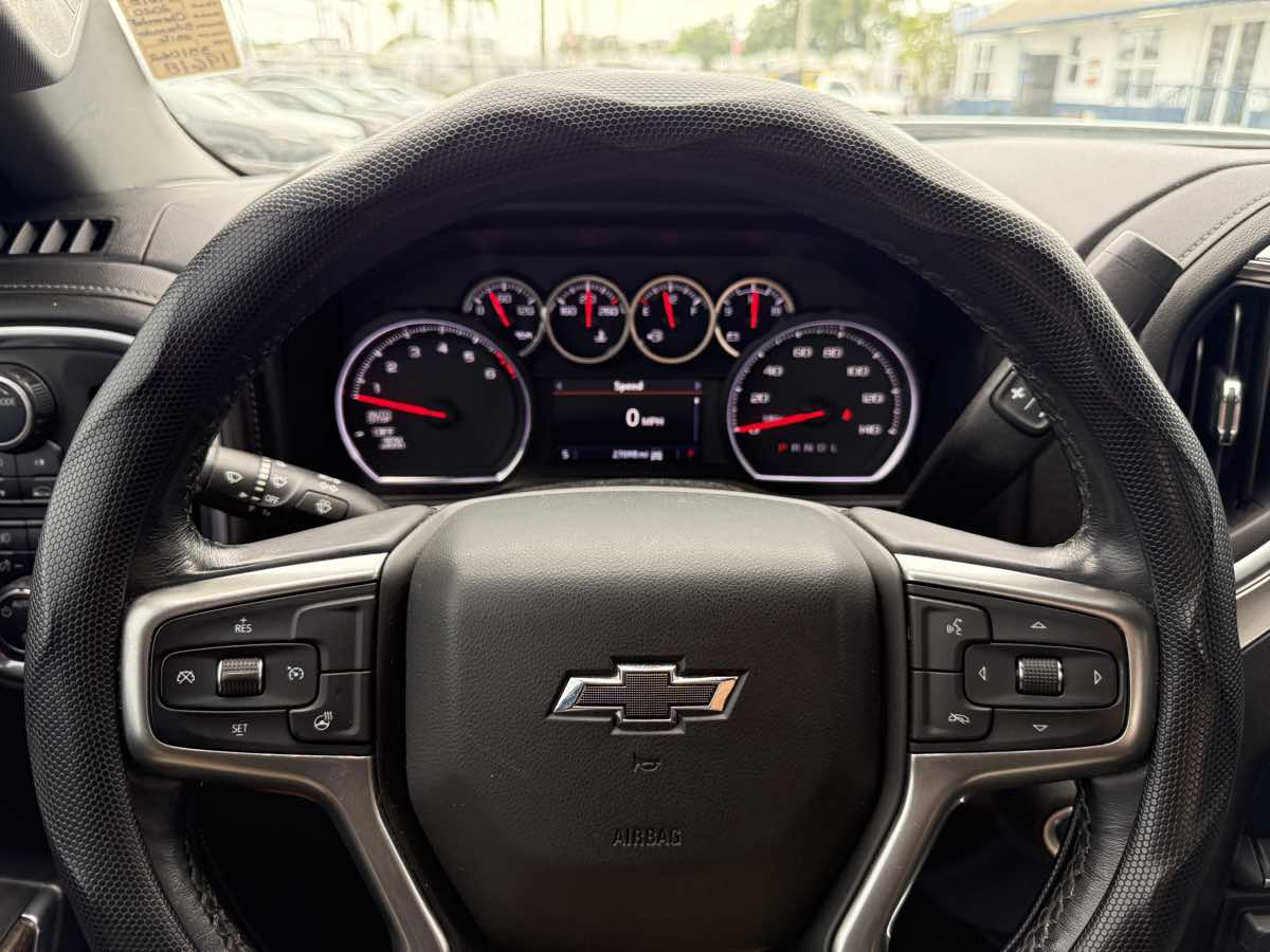 2020 Chevrolet Silverado 1500 RST photo 27