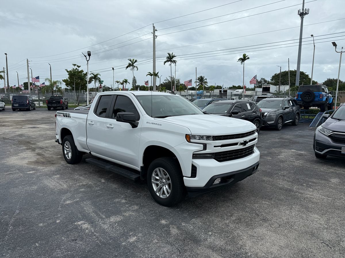 2020 Chevrolet Silverado 1500 RST photo 2